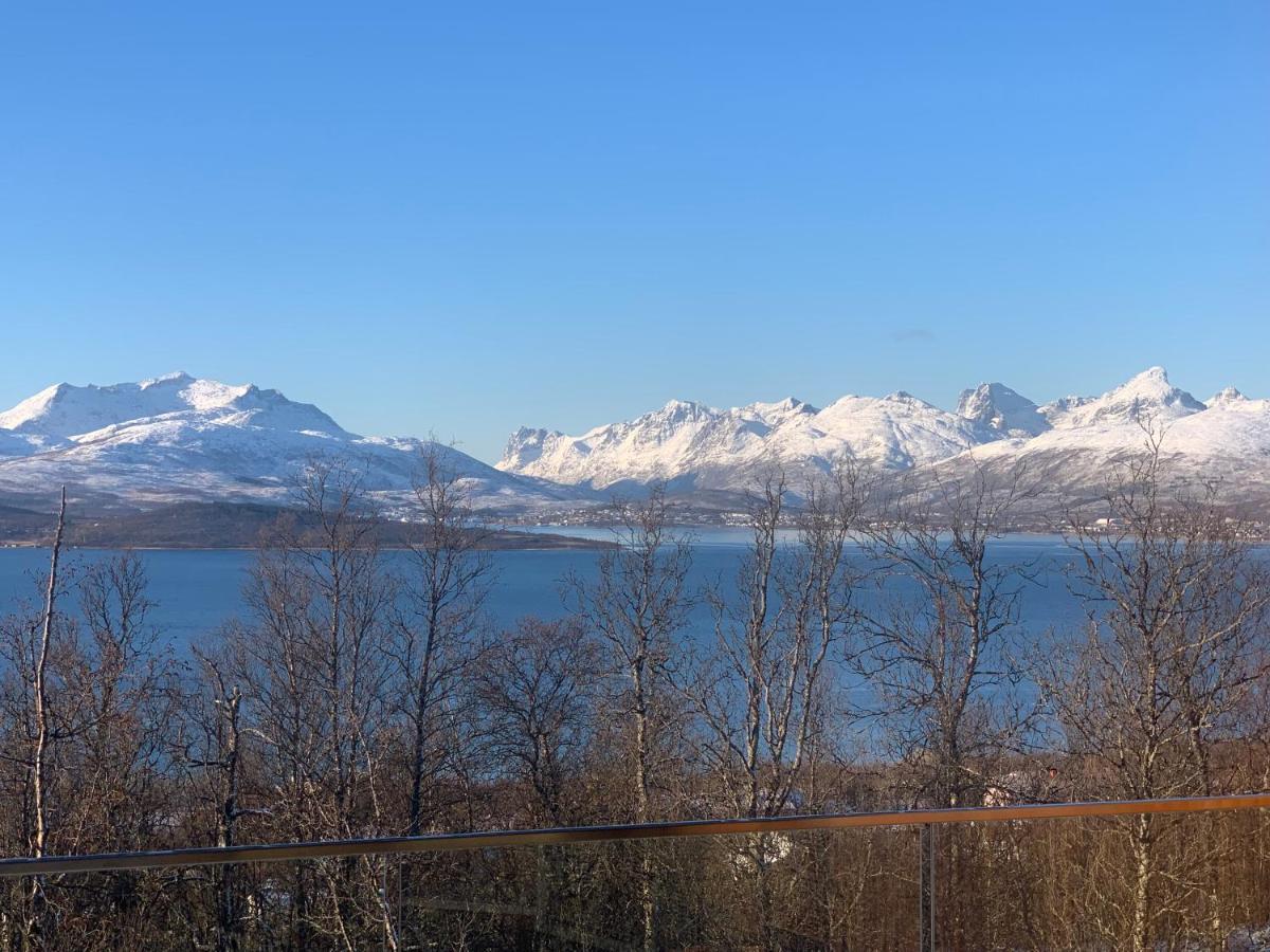 Enter Tromso - The Mountain View Appartement Buitenkant foto